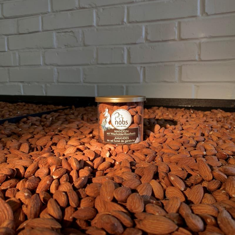 Almonds with Danish juniper smoked salt - 130g